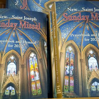 Sunday Missal Prayerbook and Hymnal for 2022